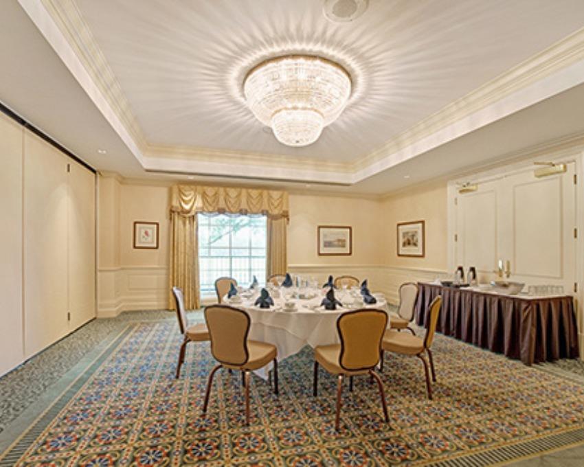 Oaks Room